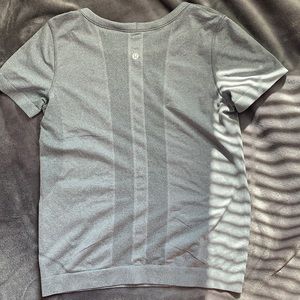 Lululemon Tshirt // NEVER WARN